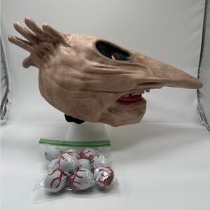 Spirit Halloween Beetlejuice ADAM
Half Mask With Eyeballs